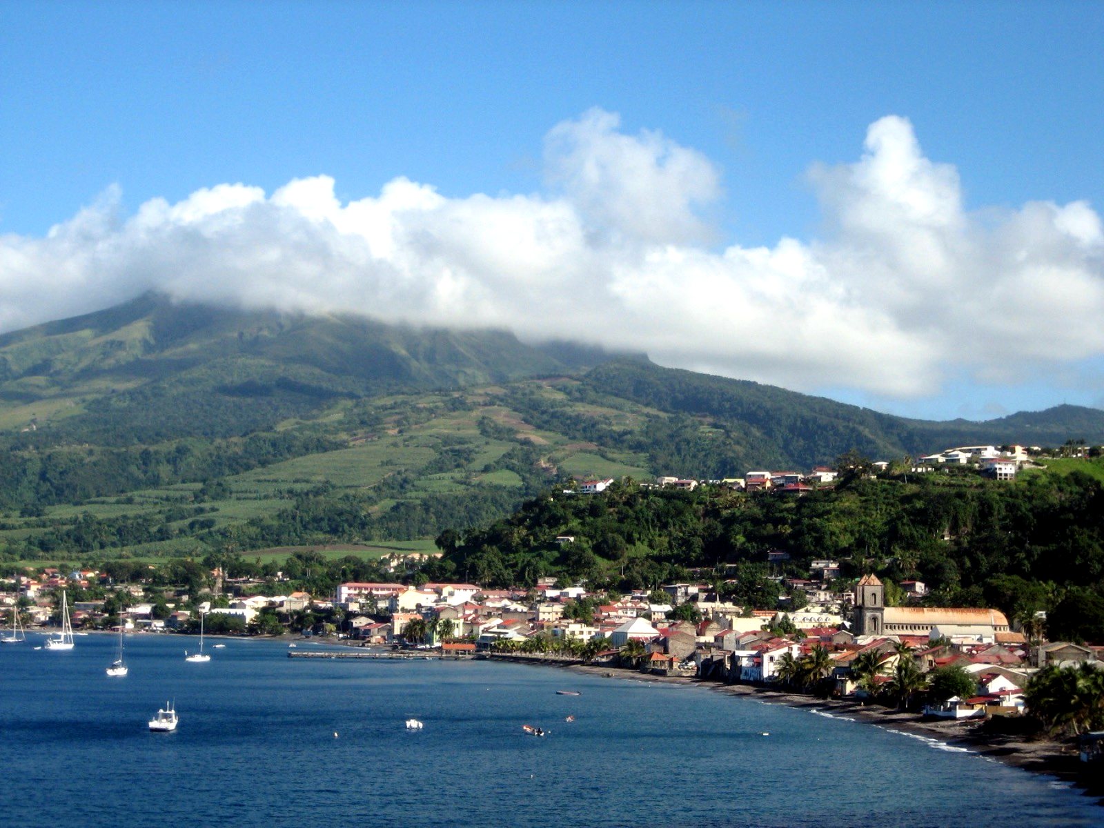 Saint-Pierre et la montagne Pelée (Martinique)